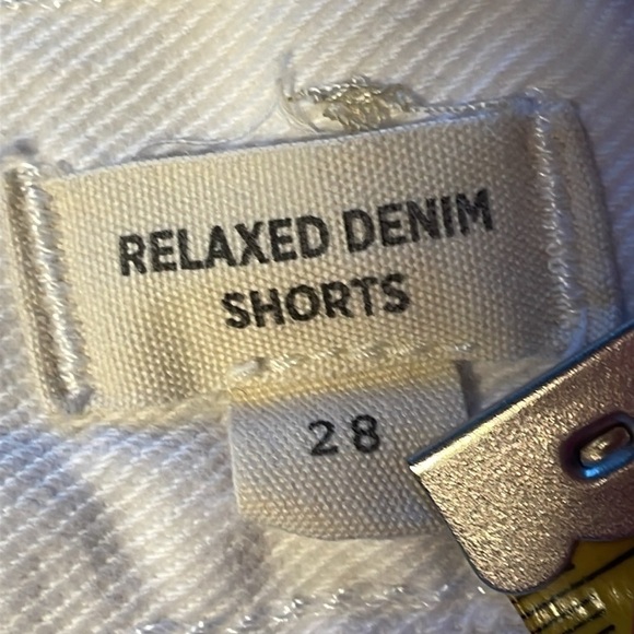 Madewell Relaxed Denim Shorts in Tile White 28 - Picture 5 of 10